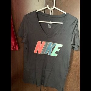 Nike V neck basic.
